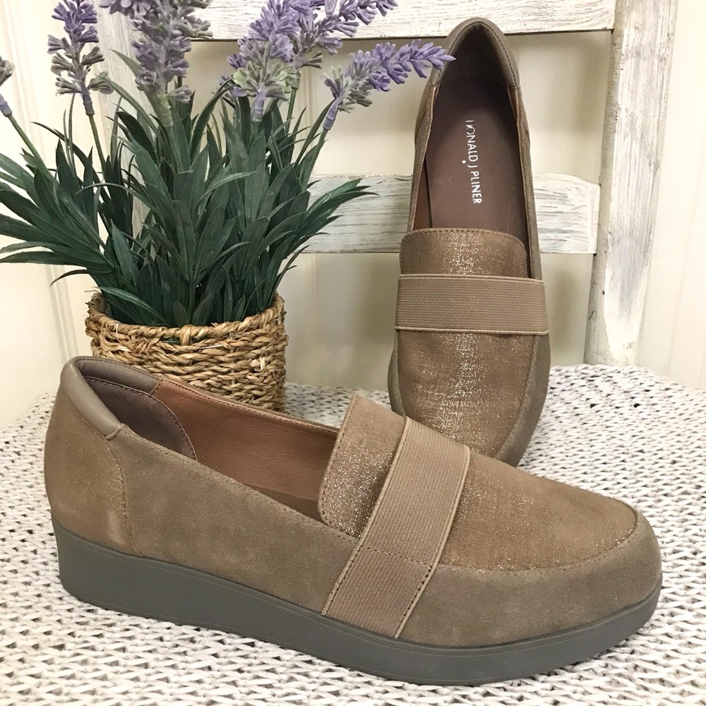 Donald J. Pliner Veree Comfort Loafer Taupe